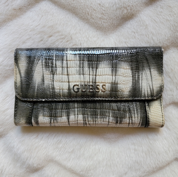 Guess Handbags - GUESS wallet